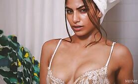 Daniella Vioti-Relax-Routine