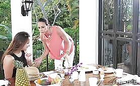 Babes - mind your manners